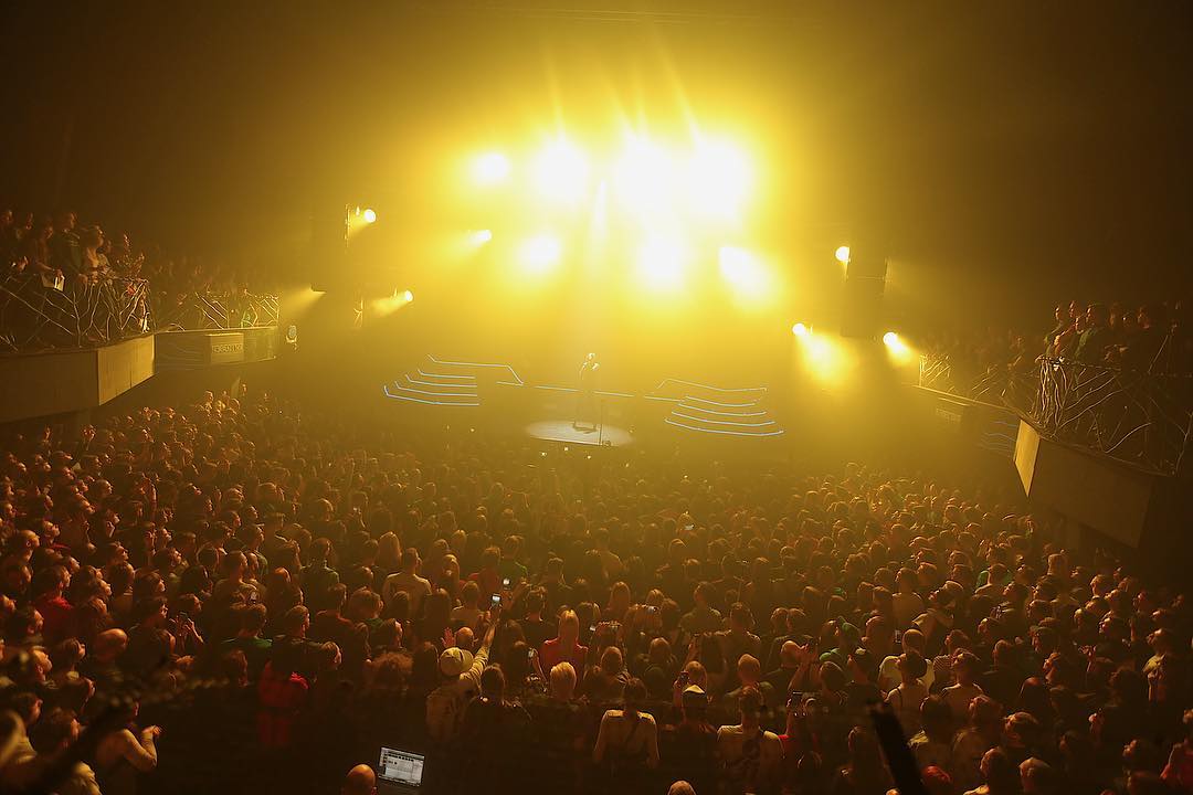 Цілий концерт на колінах: MARUV відтанцювала перед москвичами (фото)