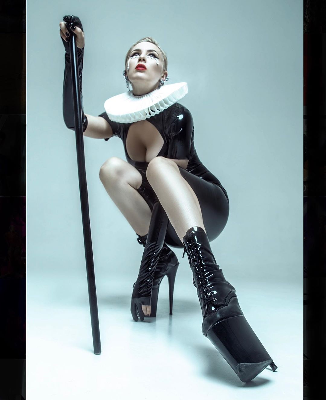 В латексі і діамантових сльозах: MARUV захопила перевтіленням в чуттєву "королеву"