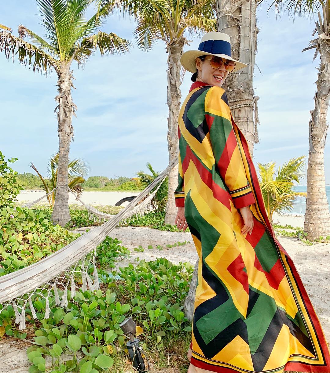 "Фарбуйте моменти": Єфросиніна захопила яскравим образом на відпочинку