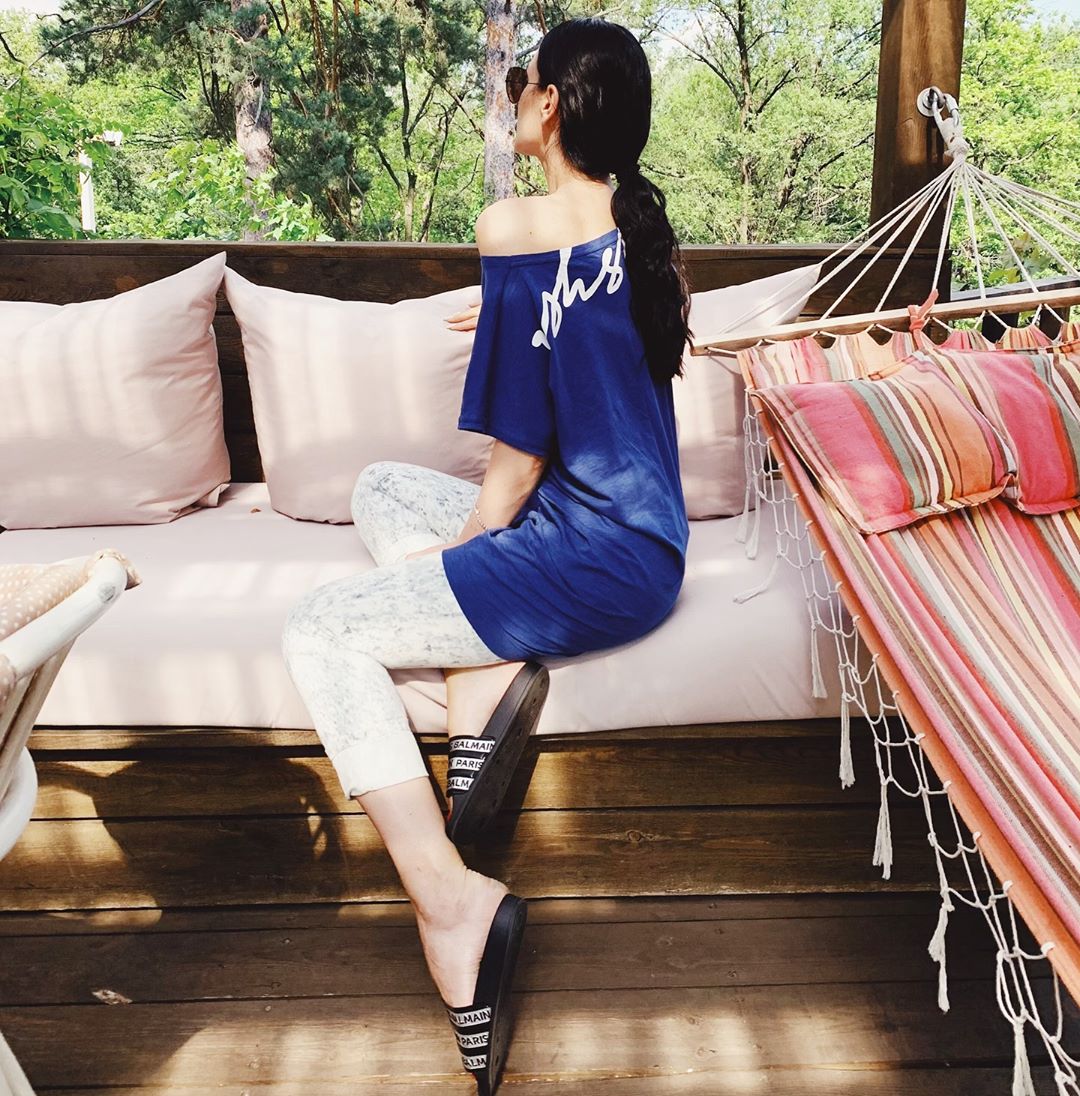 Природна краса: Маша Єфросиніна закликала жінок любити себе без макіяжу