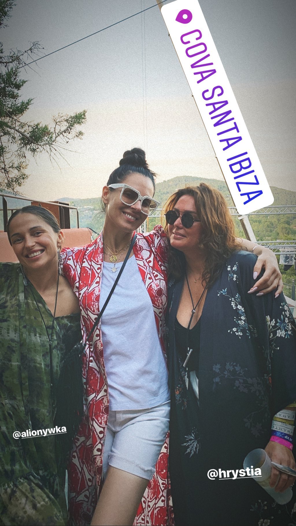 Маша Ефросинина показала, как отрывается в ночном клубе на Ибице (видео)