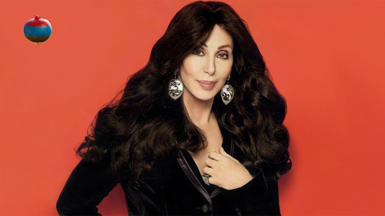 "На Шер схожа": Настя Каменських з короною на голові нагадала шанувальникам відому співачку