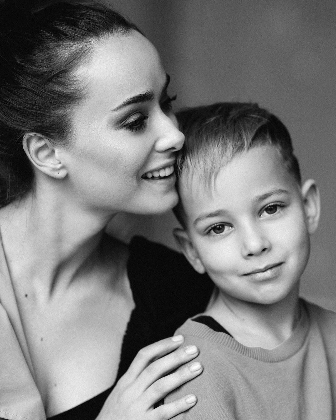 Обожнюю кожну мить з тобою: Ксенія Мішина зворушила пронизливою ніжністю з сином