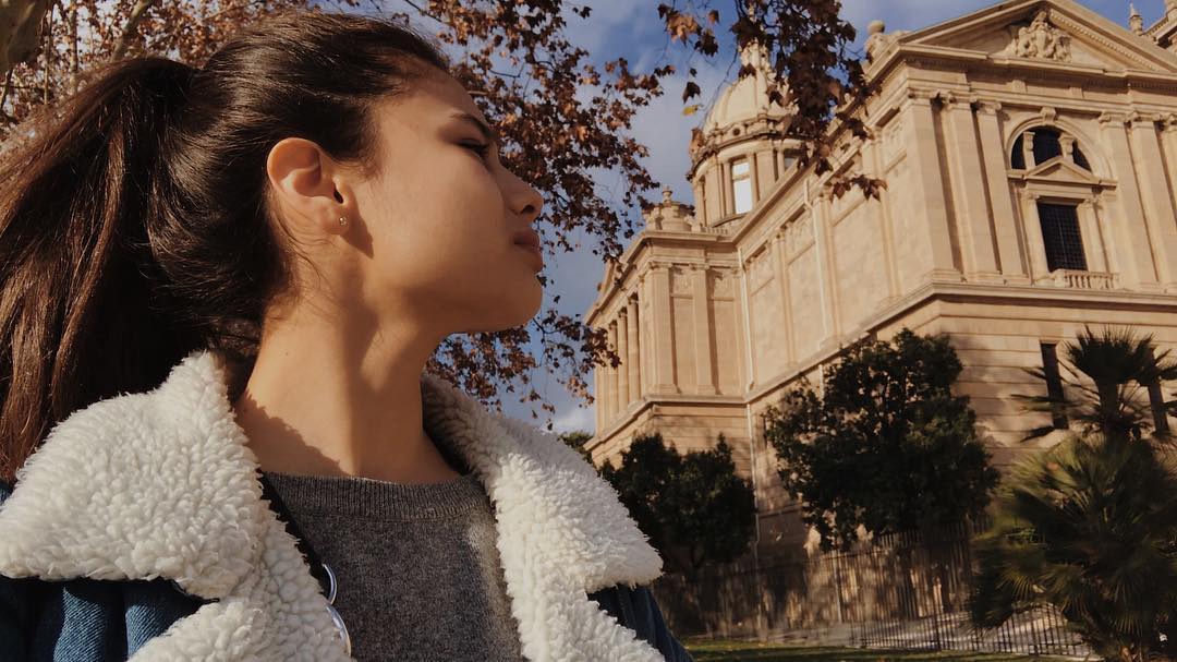 Michelle Andrade поделилась красочными снимками из Испании