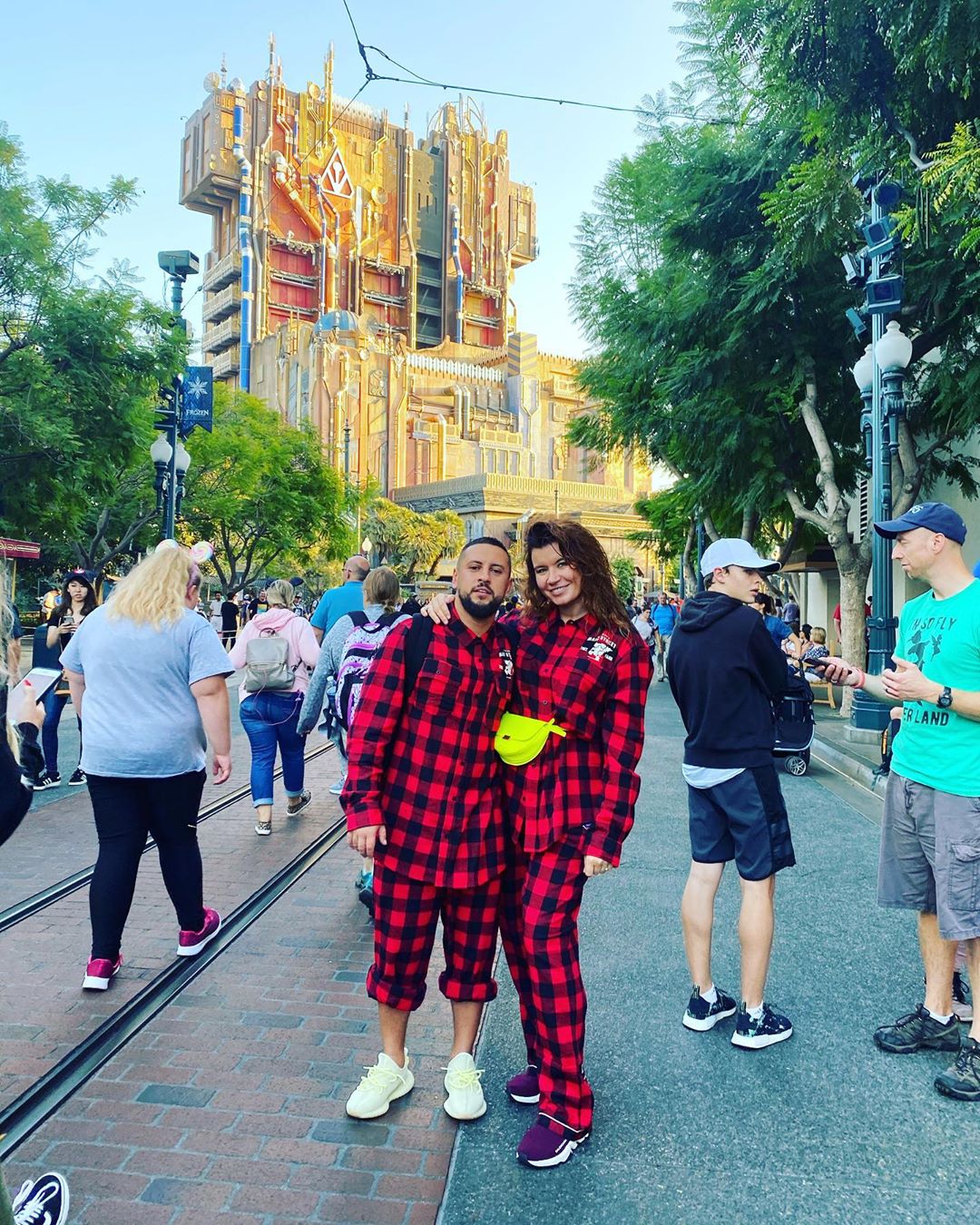 Сім'я на стилі: MONATIK зводив дружину в "найщасливіше місце на землі"