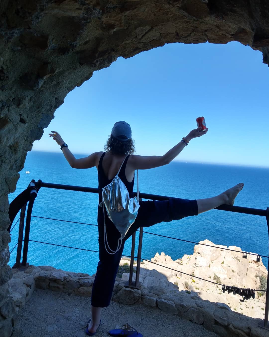 Травести-дива Монро похвасталась впечатляющей растяжкой в Испании