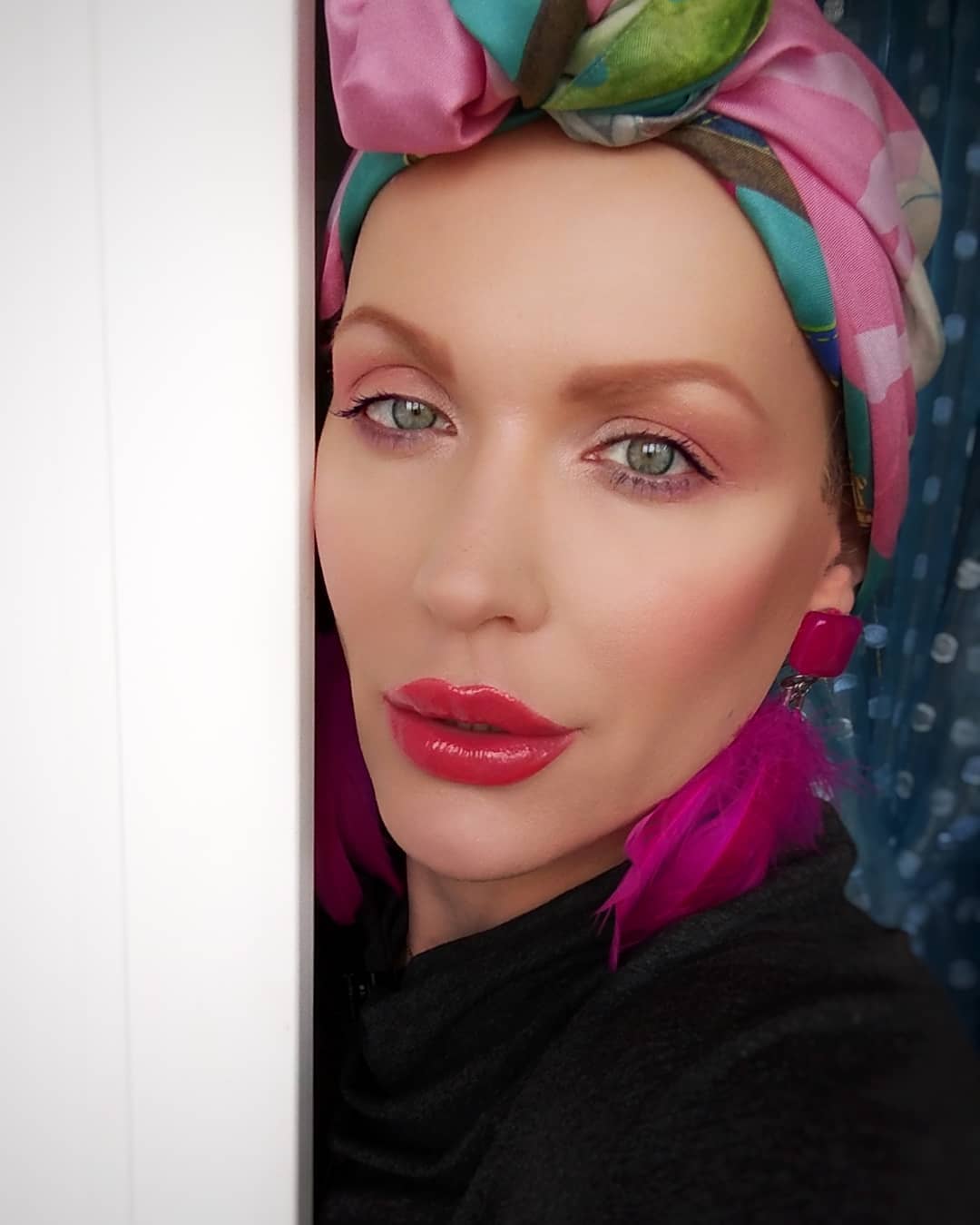 Сочная ягодка: дива Монро очаровала нежным весенним образом