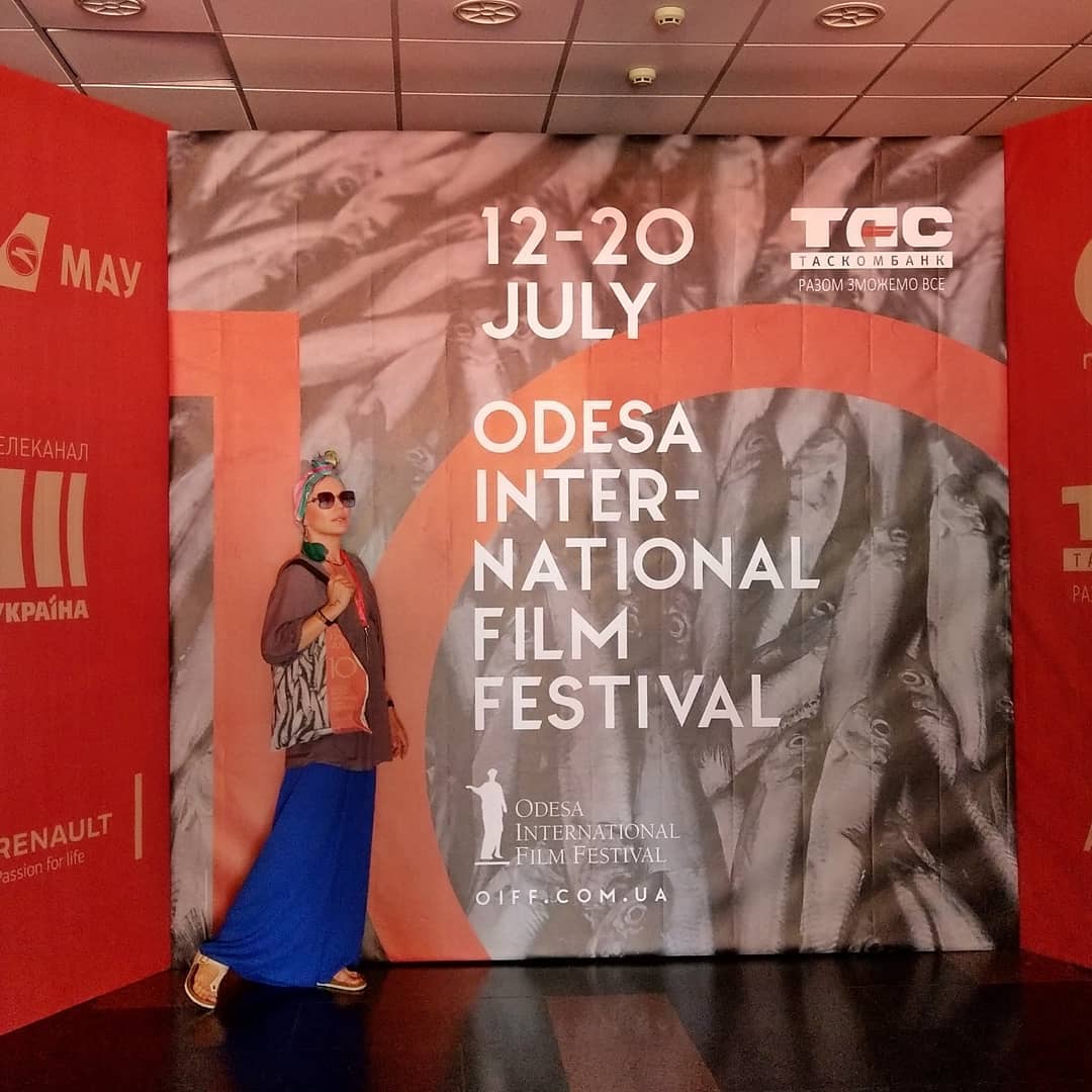 Ярко и задорно: дива Монро поделилась колоритными фото с Одесского кинофестиваля