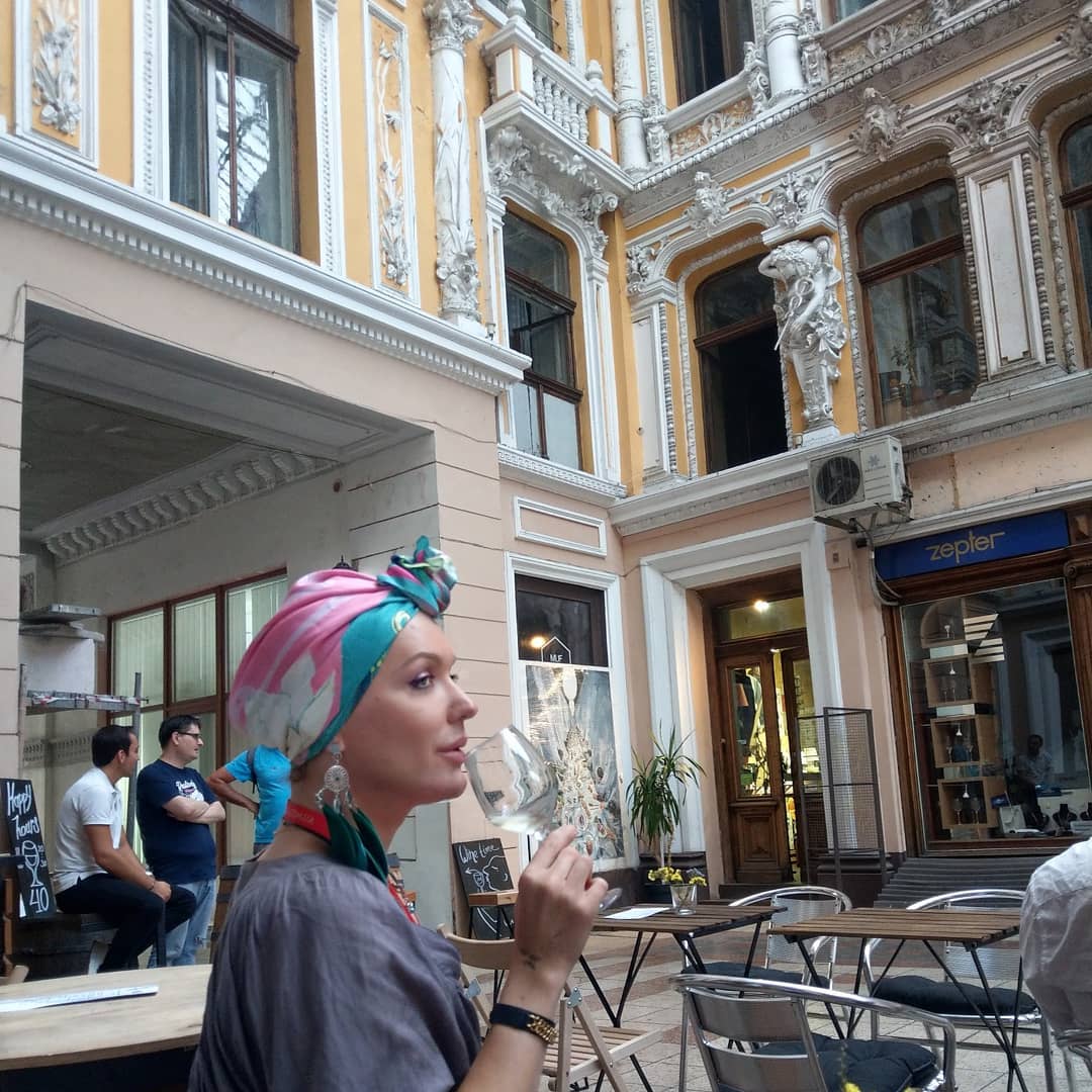 Ярко и задорно: дива Монро поделилась колоритными фото с Одесского кинофестиваля