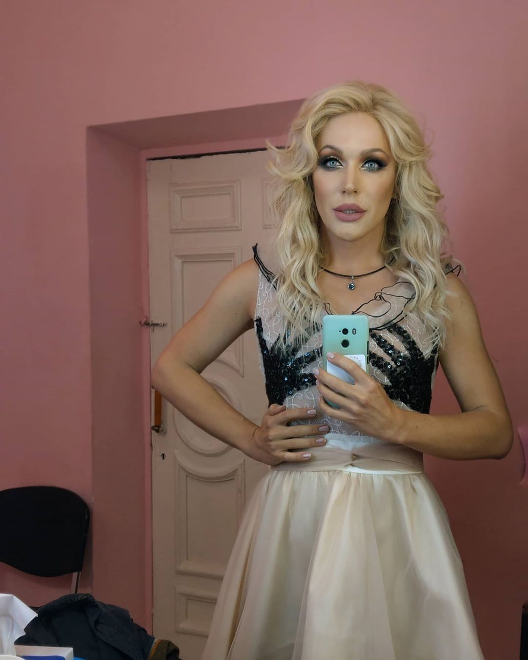 Как не набрать вес во время карантина: дива Монро поделилась своими лайфхаками