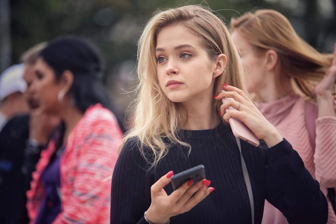 Слабо видит себя в этом: Тищенко взял в помощницы юную модель