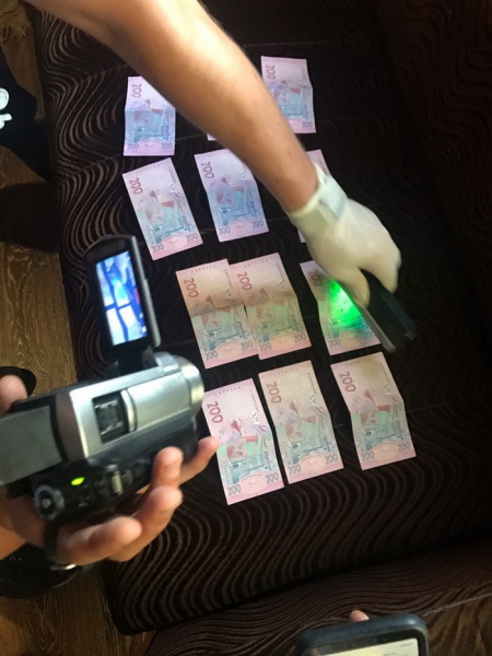 Чиновник Одесской таможни разоблачен на систематическом взяточничестве