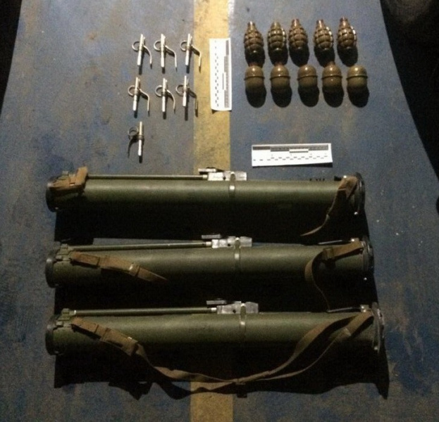 В Киеве разоблачили нацгвардейца, который продавал оружие из зоны боевых действий