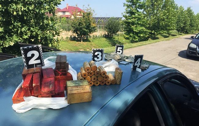 В Закарпатской области СБУ задержала военных на реализации взрывчатки