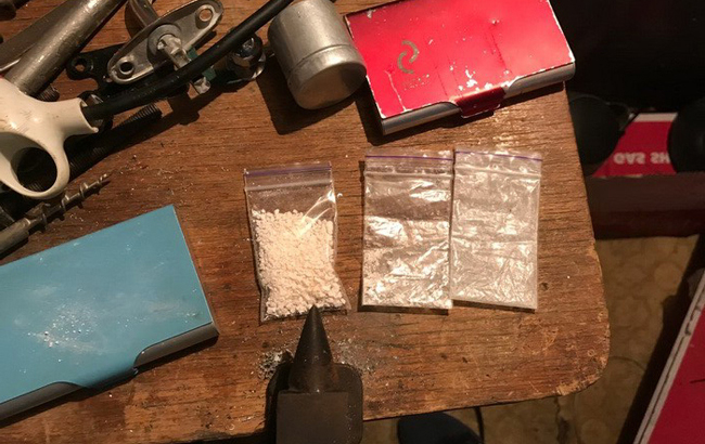 В Києві СБУ викрила групу торговців наркотиками