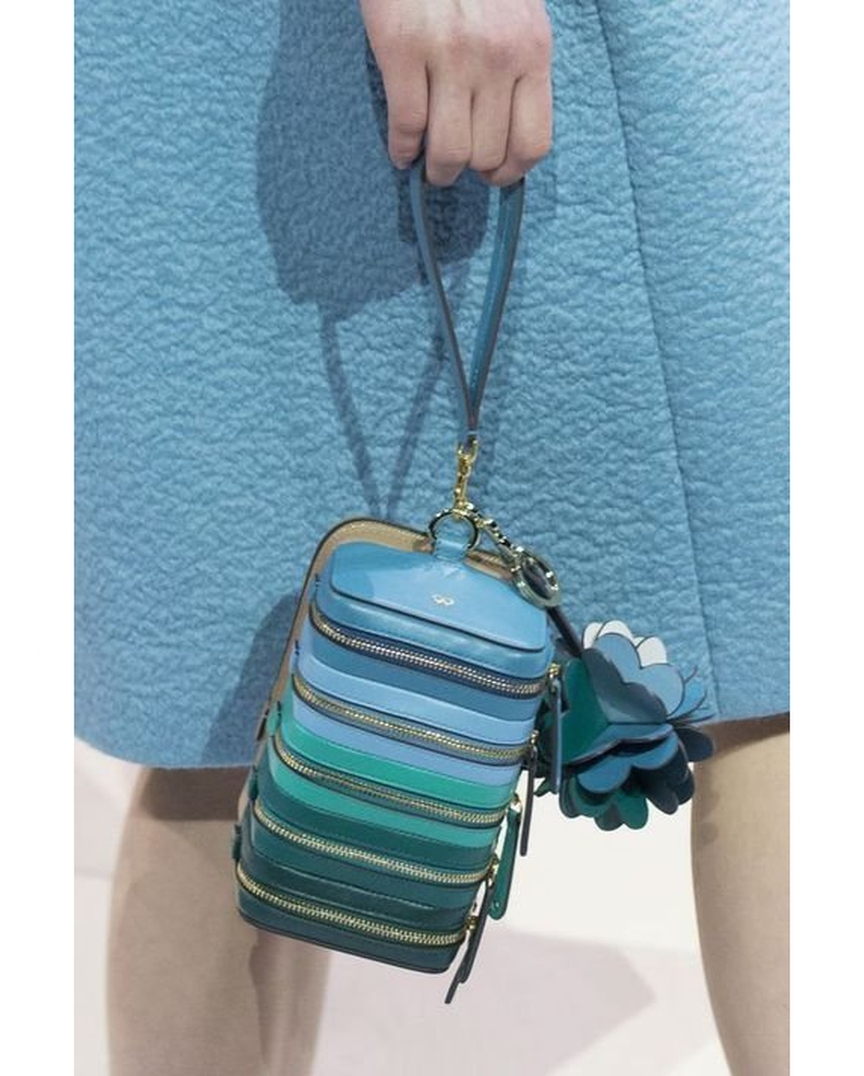 Божевільні сумки: топ-5 аксесуарів з дивним дизайном