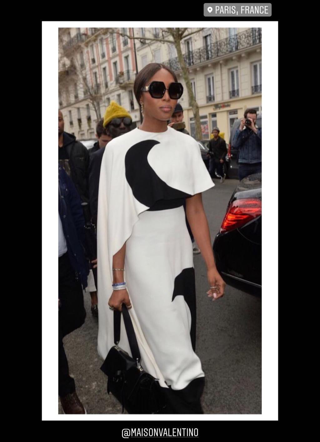 Чорно-білий лебідь: 48-річна Наомі Кемпбелл вразила стильним образом на показі Valentino