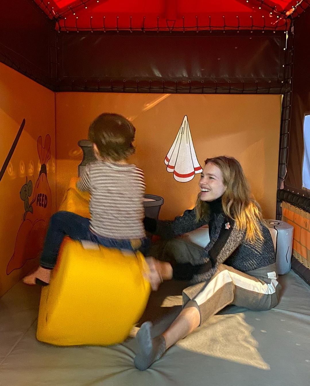 Мамина гордость: Наталья Водянова растрогала редким фото с младшим сыном