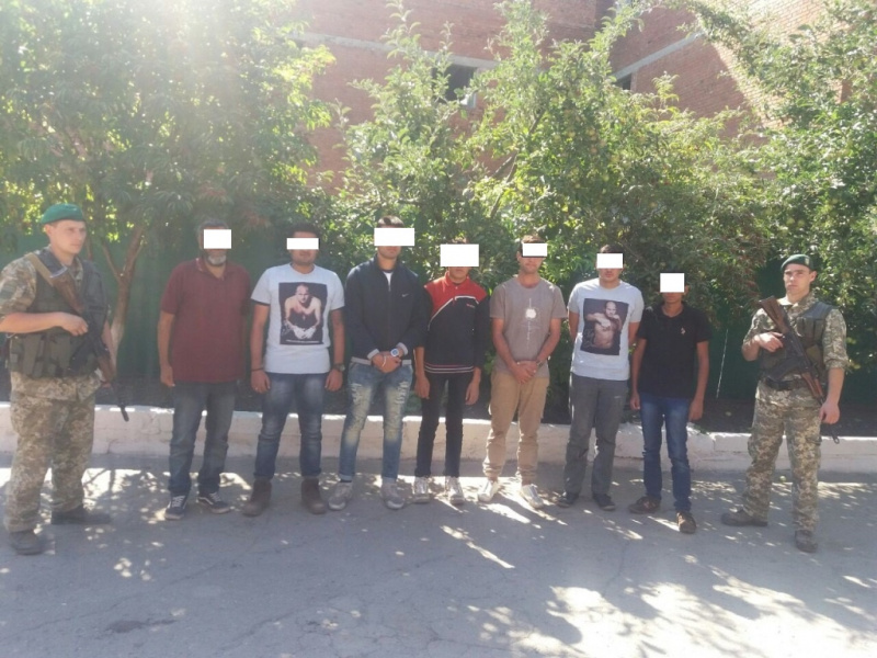 На кордоні з Росією затримали групу нелегальних мігрантів