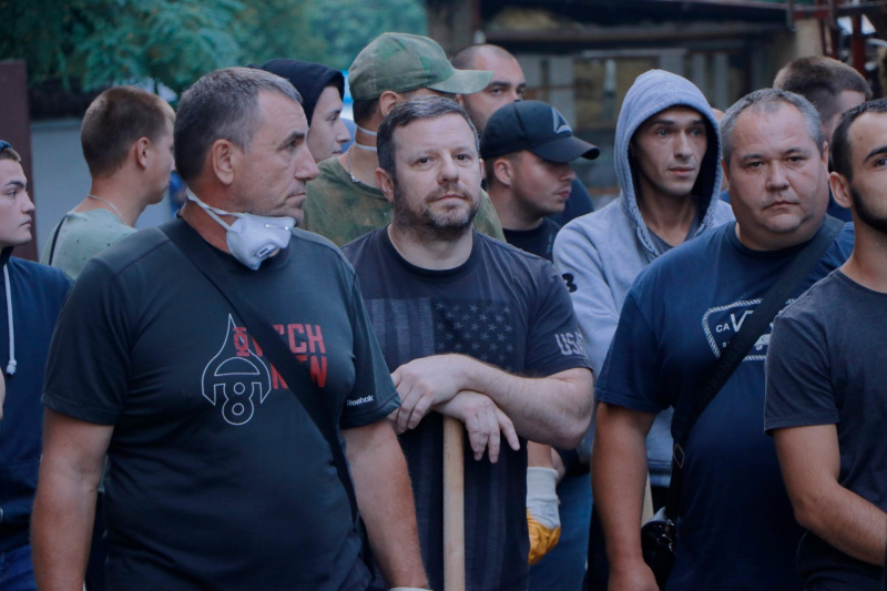 В Днепре произошла драка с муниципальной стражей из-за сноса МАФов