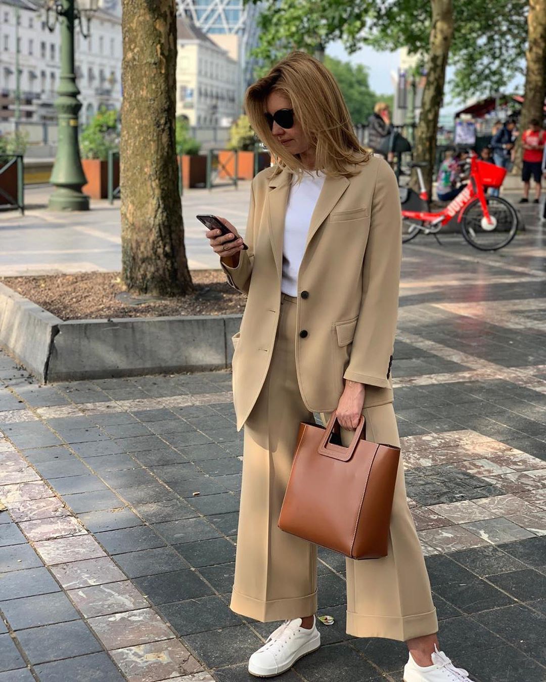 Уроки стиля Елены Зеленской: что стоит учесть, чтобы выглядеть не хуже первой леди