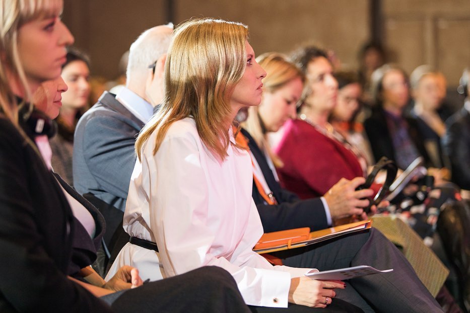 Нестандартний хід: Олена Зеленська в афро-косичках з'явилася на форумі проти домашнього насильства