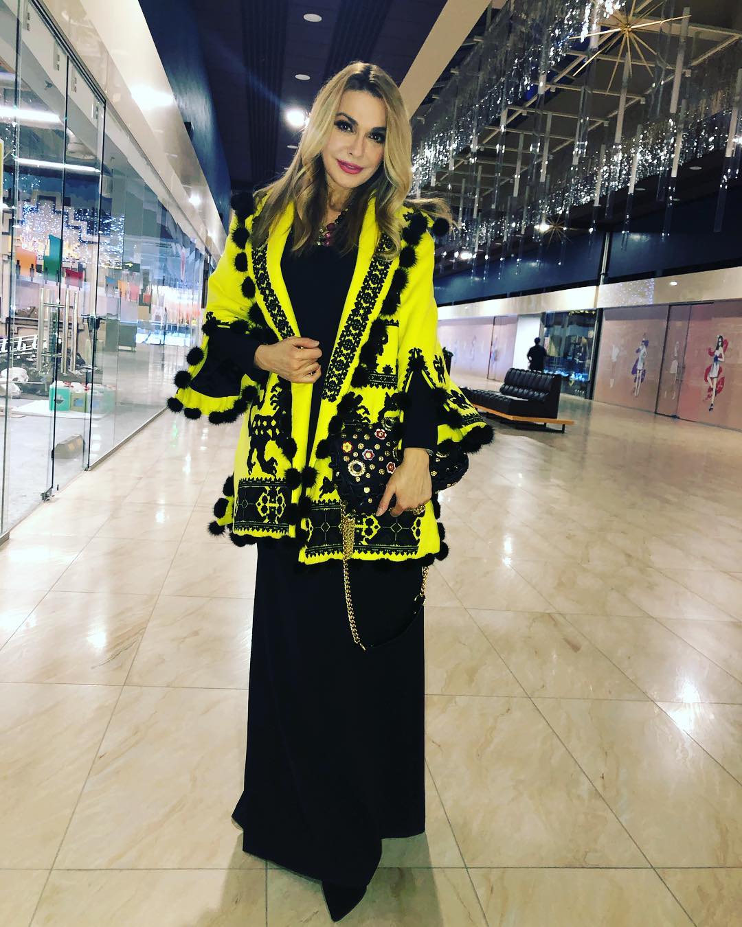 Ольга Сумська захопила яскравим вбранням від українського дизайнера