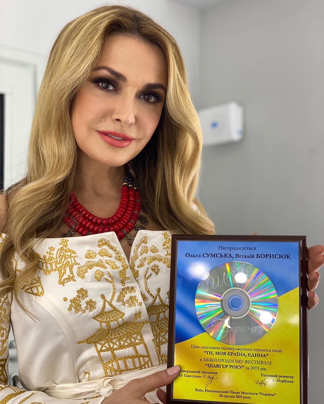 Краса Украины: Ольга Сумская восхитила появлением в роскошном платье-вышиванке