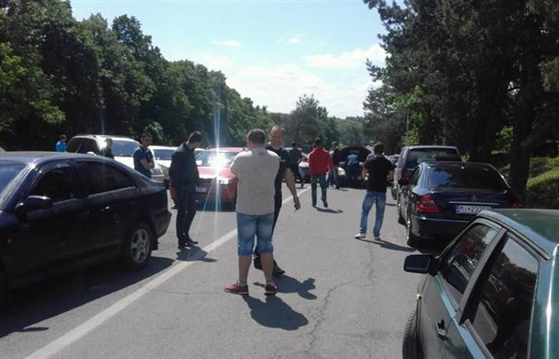 Владельцы авто с иностранной регистрацией заблокировали КПП "Ужгород"