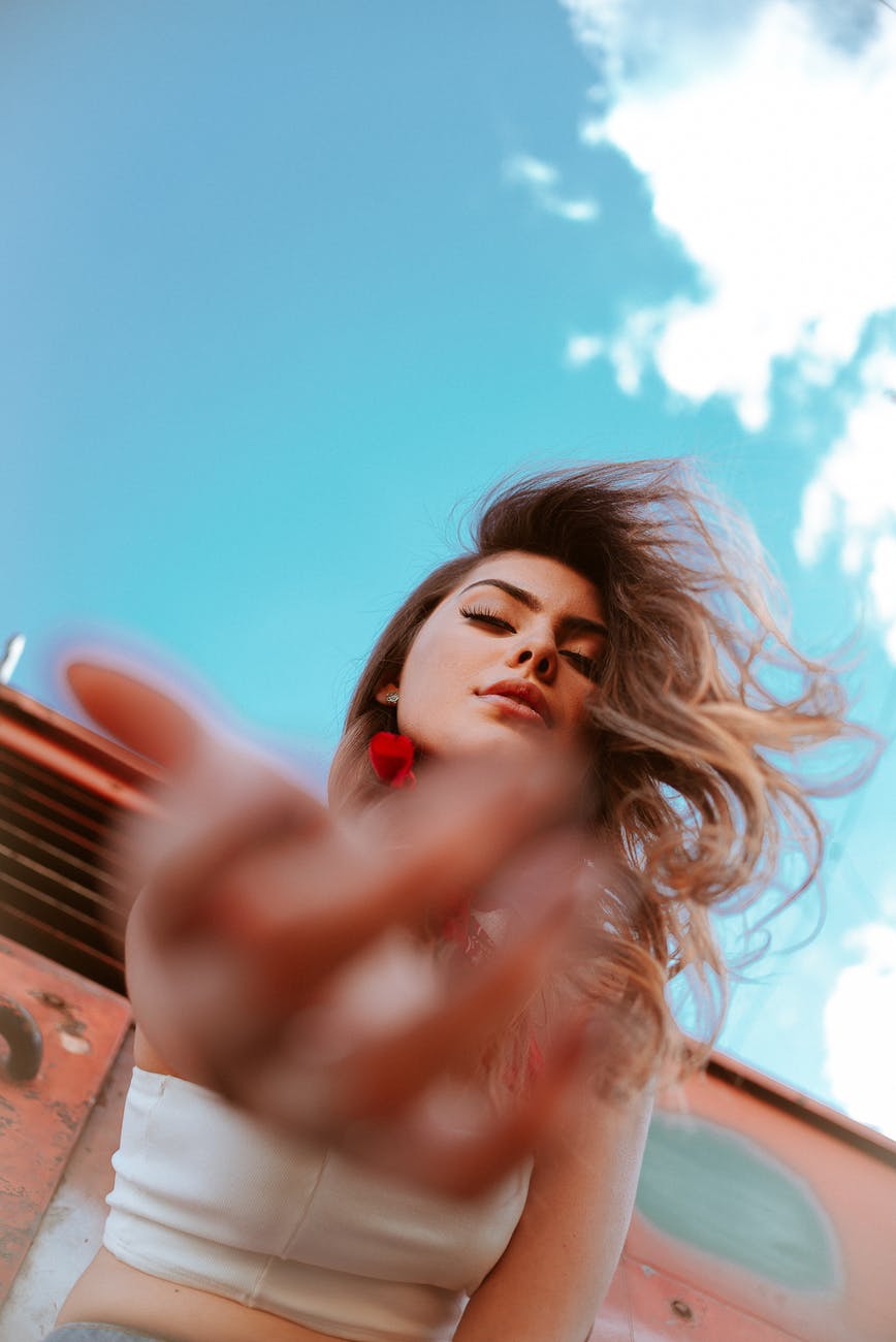 Стильний образ для плчжу: стиліст запропонувала трендові варіати