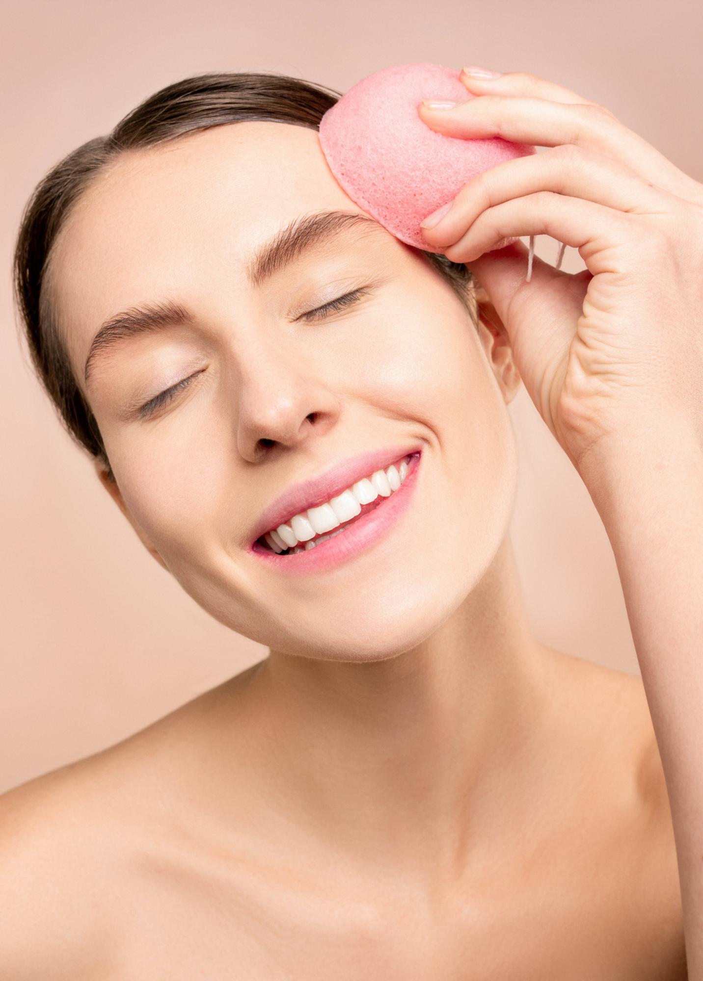 Косметолог назвала топ-10 помилок у домашньому догляді за шкірою