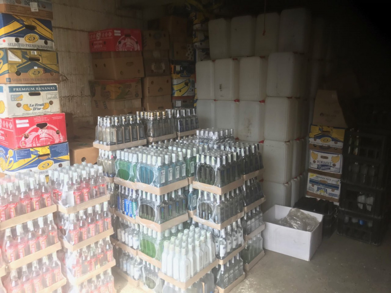 На Буковине разоблачили подпольный цех, в котором подделывали водку известных марок