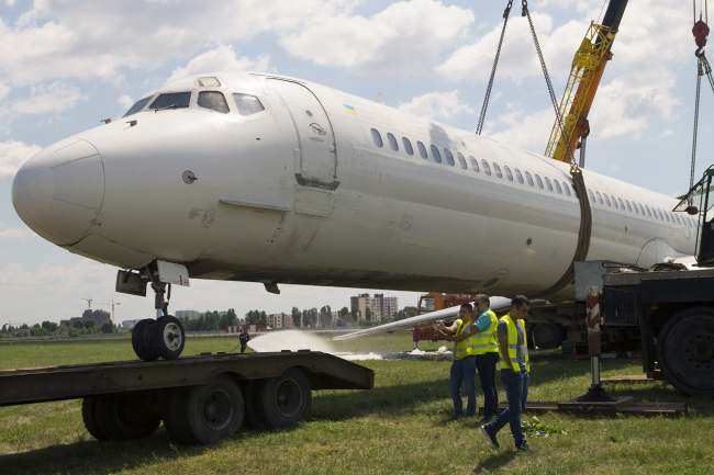 Дії силовиків можуть спровокувати аварію в аеропорту "Київ", - заява