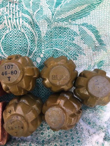 В Донецкой области обнаружили крупный тайник с оружием и боеприпасами