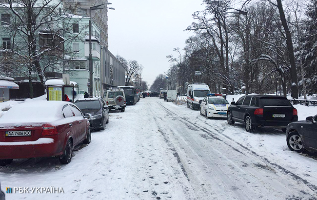 Палаточный городок под Радой разбирают бойцы Нацгвардии