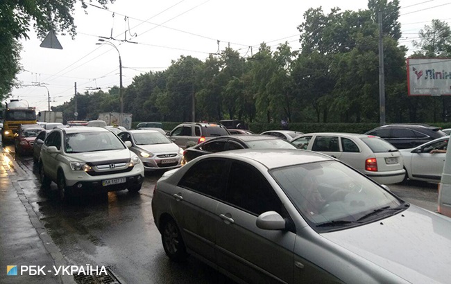 В Подольском районе Киева обвалился путепровод