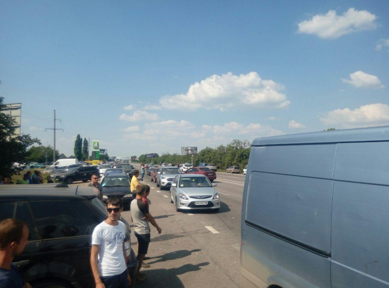 В Одесской области протестующие частично перекрыли трассу