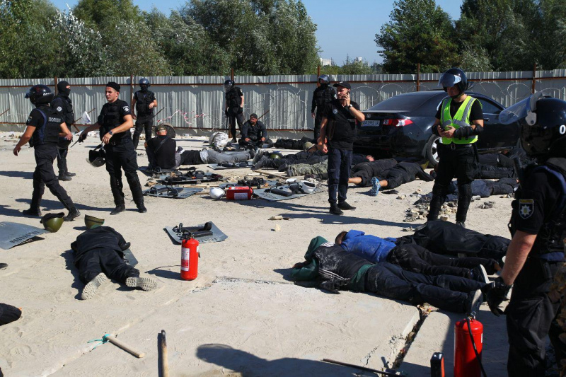 На месте скандальной застройки на Осокорках снова произошли столкновения