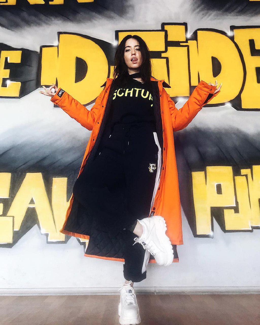 "Эта девочка дурман": Дорофеева покорила фанатов новым ярким образом