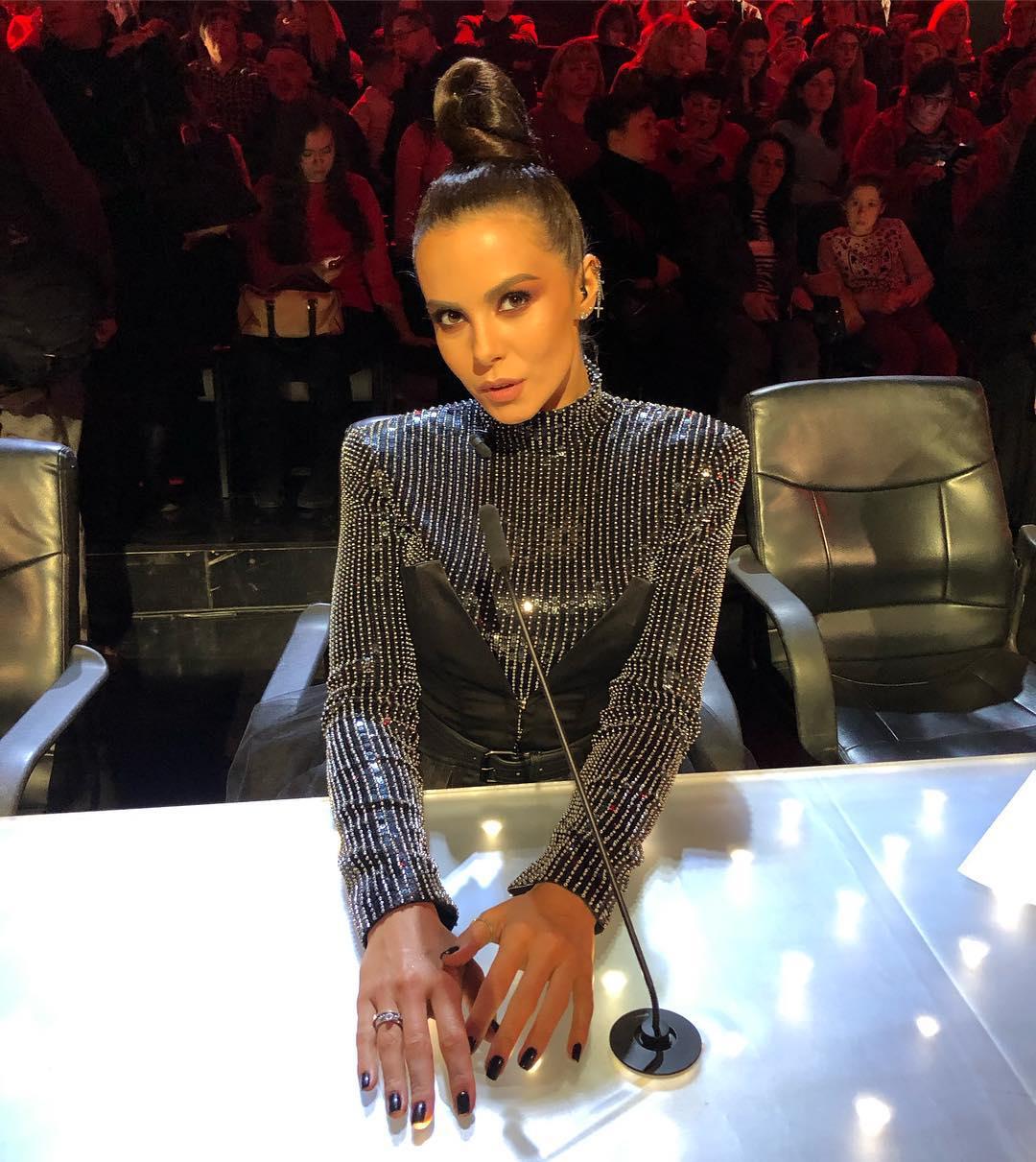 "Мастер сфоткал": Каменских заинтриговала появлением обручального кольца