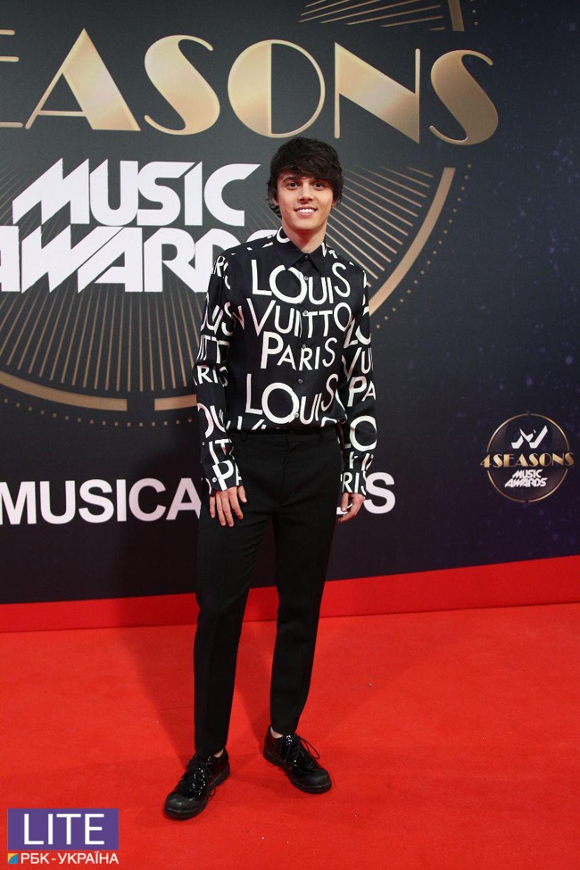 Каменских, Дорофеева, Джамала: фото с красной дорожки M1 Music Awards 2018