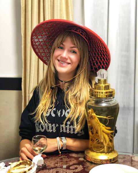 "Меня так вставило": Никитюк рассказала, как попробовала китайский "наркотик"