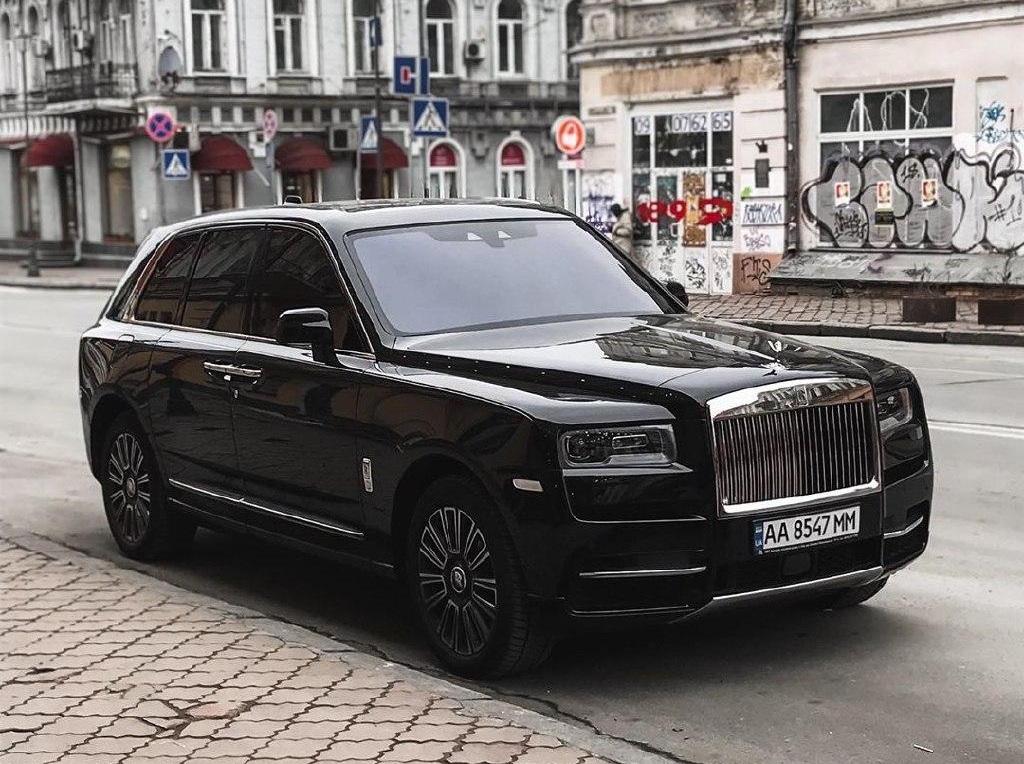 Українці за місяць купили нових авто на 7 млрд: які моделі найчастіше вибирають