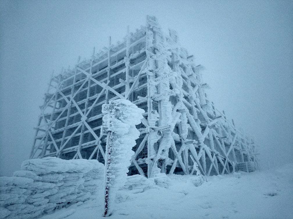 В Карпатах завируха и лютый мороз: фото зимней сказки