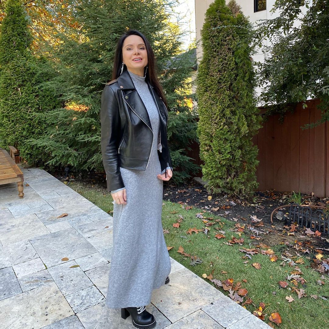 Лилия Подкопаева очаровала редким фото с малышкой Эвелиной на берегу океана