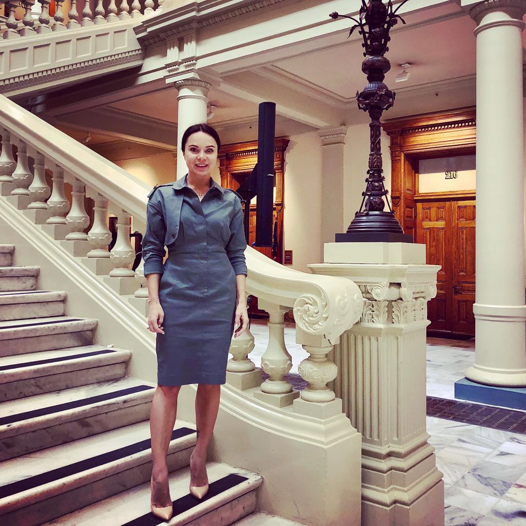 Лилия Подкопаева очаровала редким фото с малышкой Эвелиной на берегу океана