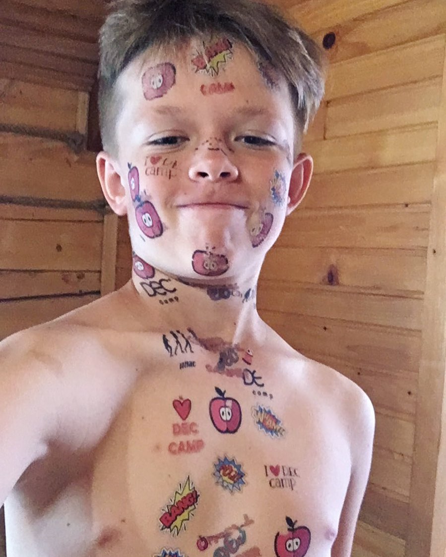 "Весь в тата": Потап потішив мережу фото сина в "татушках"