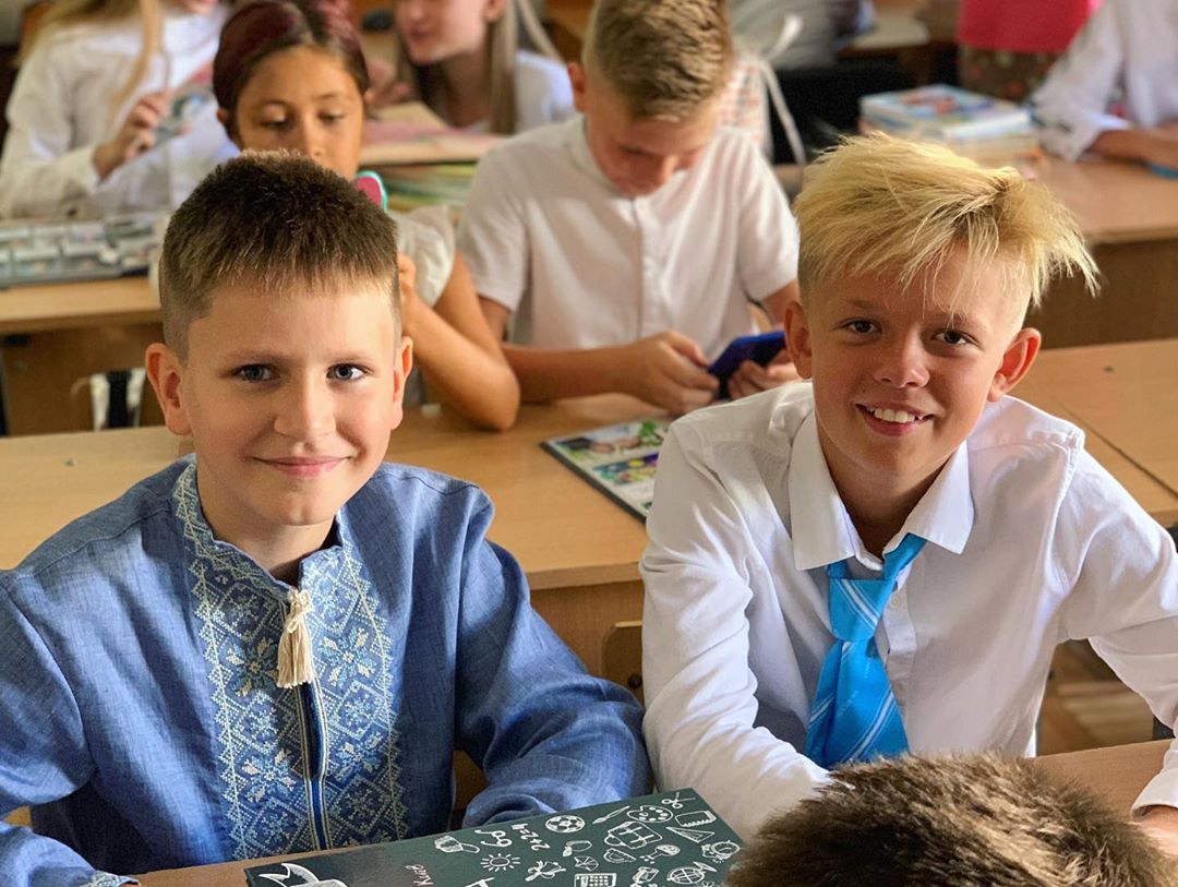 Снова в школу: Потап с бывшей женой отвели сына в пятый класс