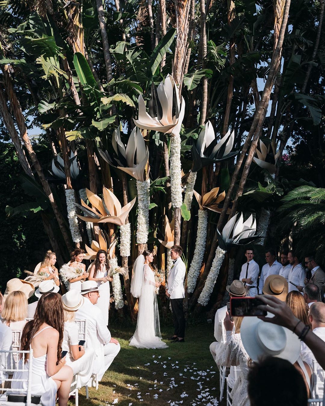 "Не так просто": Тодоренко рассказала, как подготовка к свадьбе поставила ее в тупик