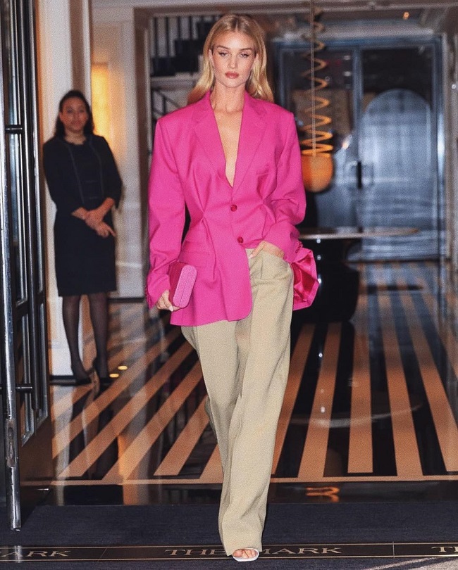 У чому сила, сестра? Зірки демонструють, як стильно поєднувати речі "з чоловічого плеча"